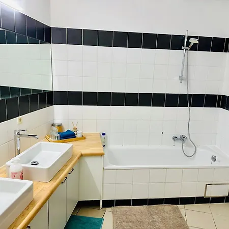 Down Town Oasis-Spacious Loft With Private Parking Brussel Buitenkant foto