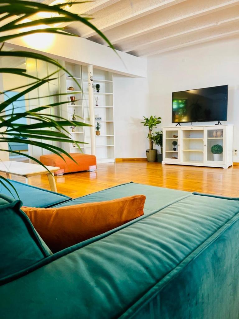 Down Town Oasis-spacious Loft With Private Parking * Bruselas