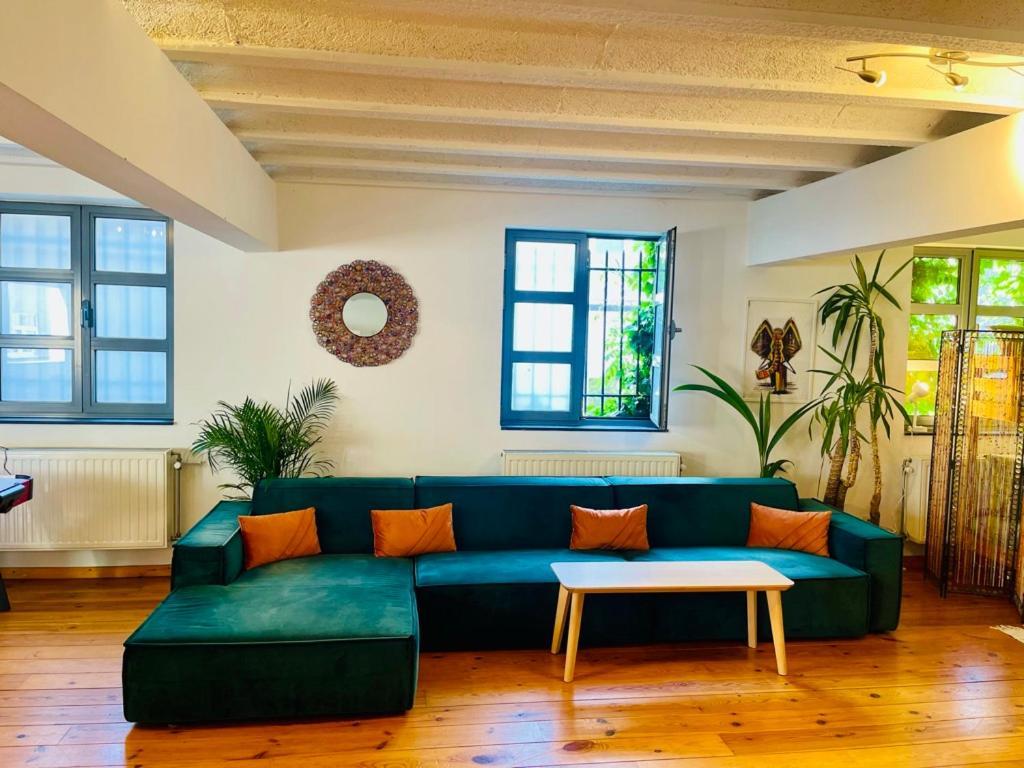 Down Town Oasis-spacious Loft With Private Parking * Bruselas